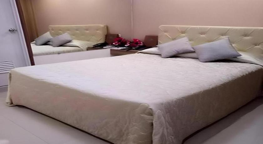 Score Birds Hotel Angeles Bagian luar foto