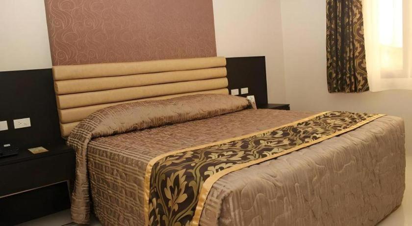 Score Birds Hotel Angeles Bagian luar foto