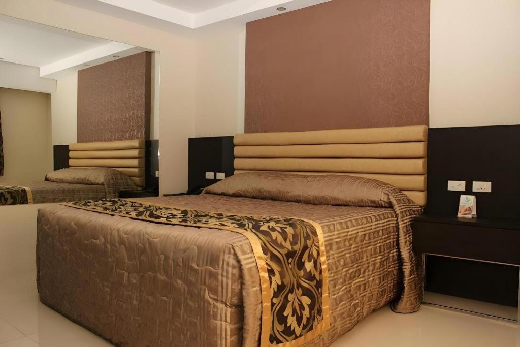 Score Birds Hotel Angeles Bagian luar foto