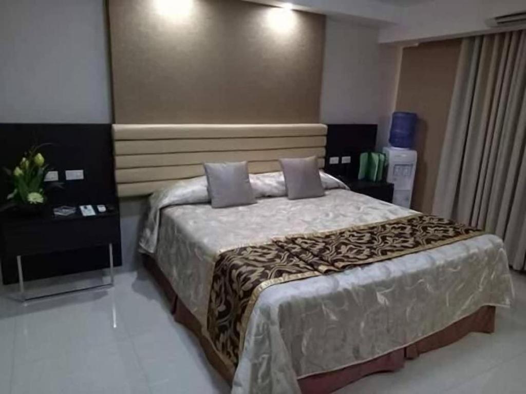 Score Birds Hotel Angeles Bagian luar foto