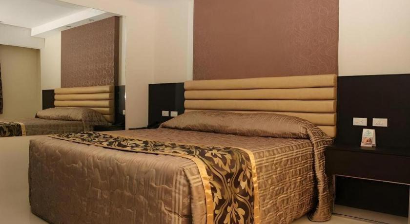 Score Birds Hotel Angeles Bagian luar foto